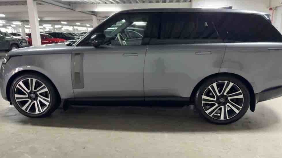 More views of Land Rover Range Rover