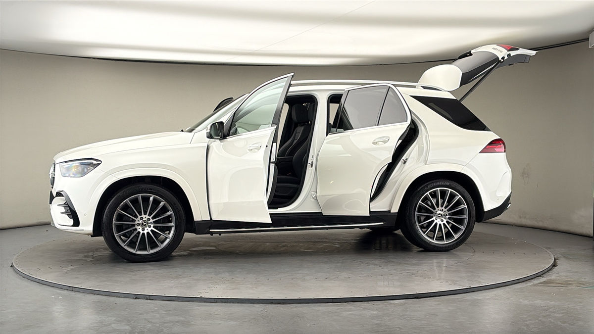 More views of Mercedes-Benz GLE