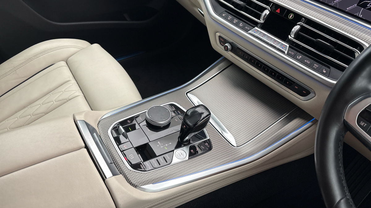 BMW X5 Image 18