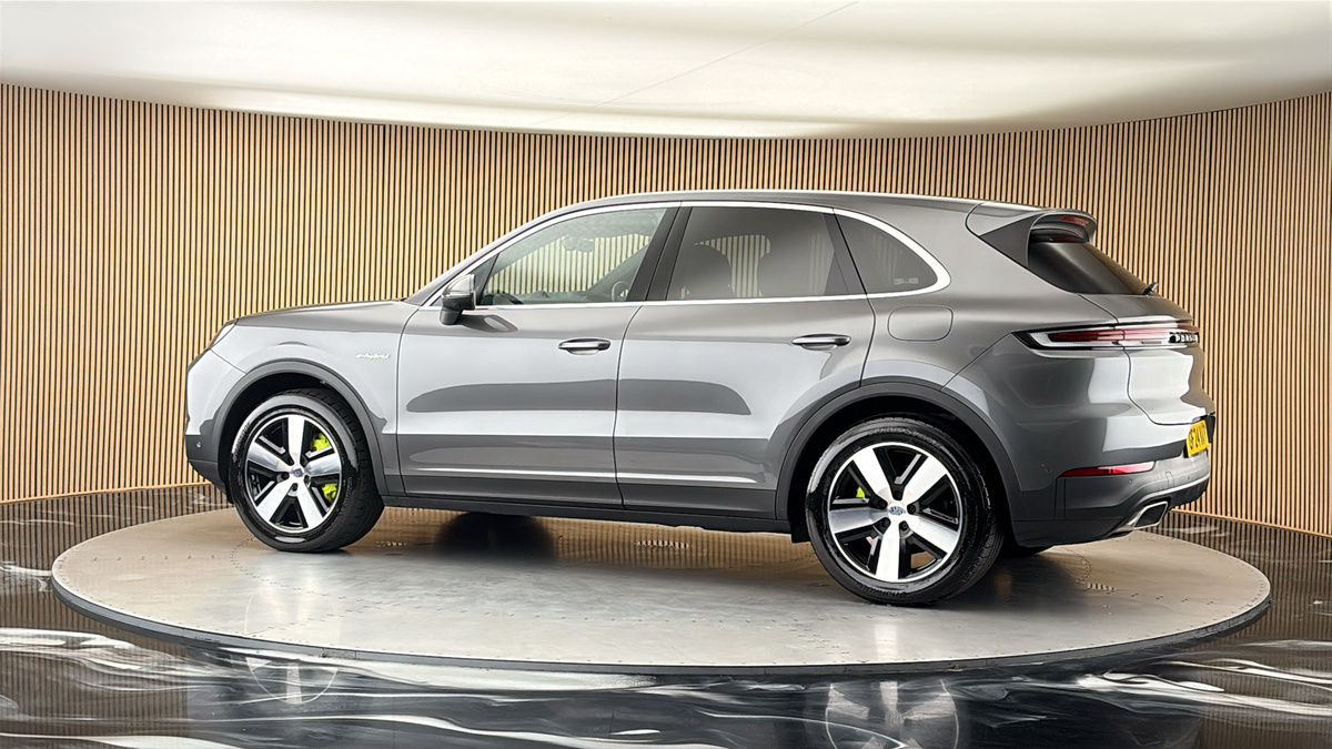 More views of Porsche Cayenne