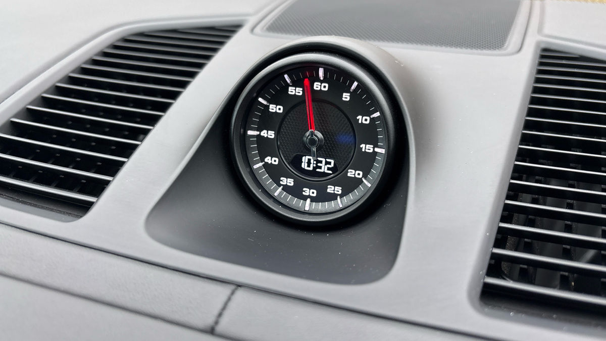 Porsche Cayenne Image 27