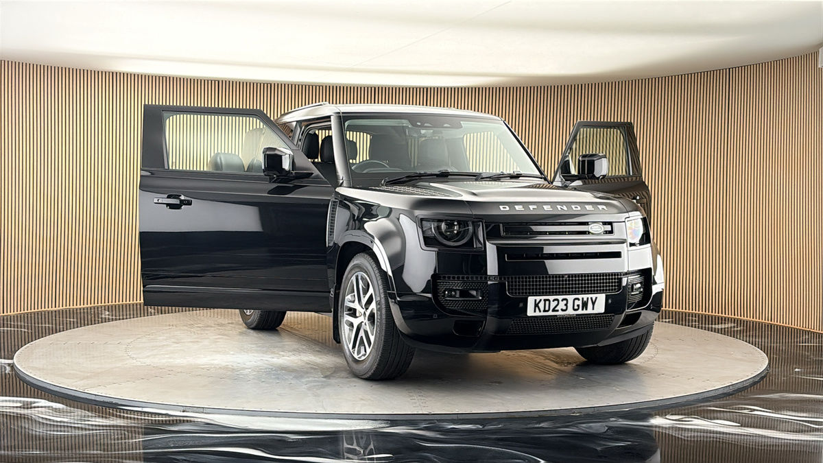 More views of Land Rover Defender 90