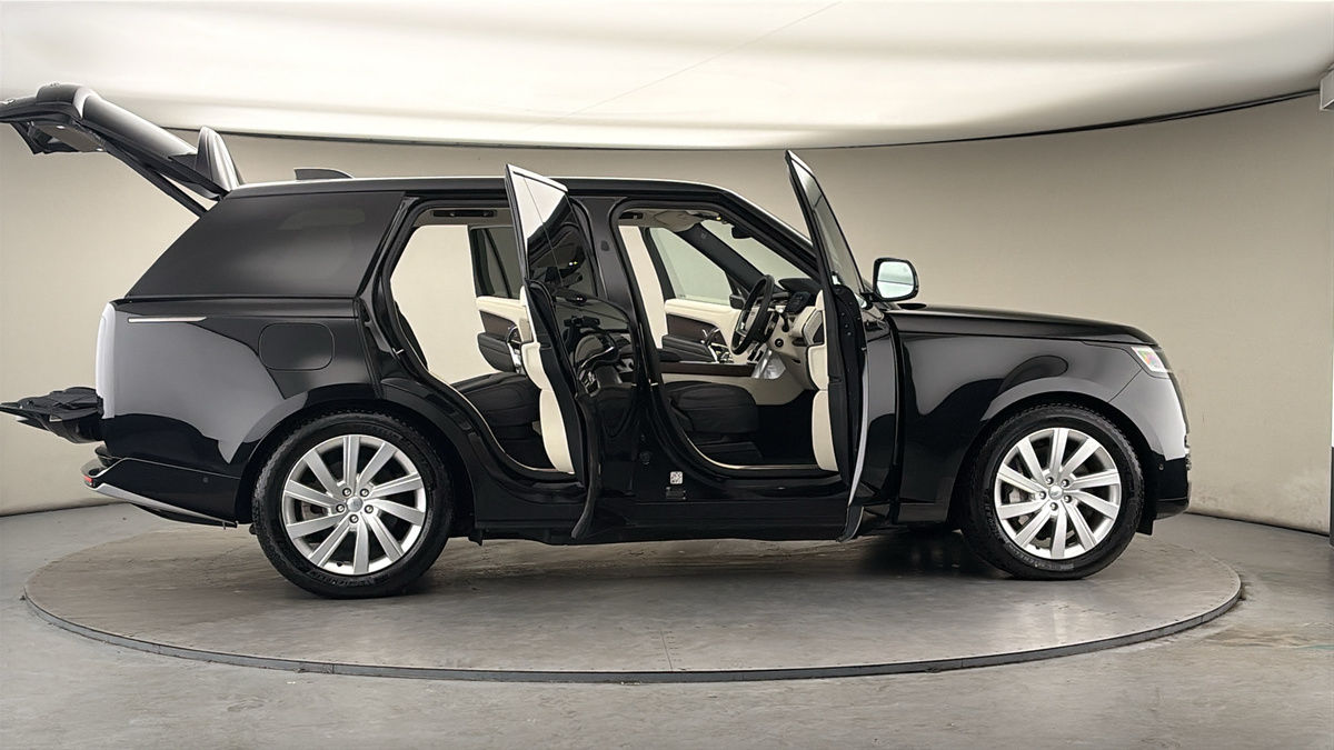 More views of Land Rover Range Rover