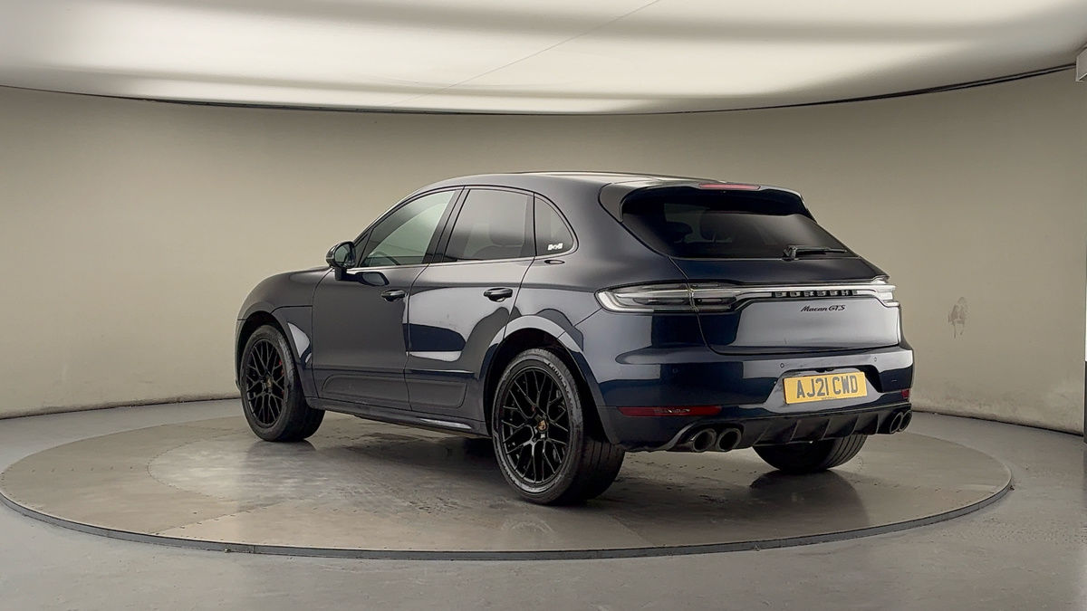 Porsche Macan Image 2