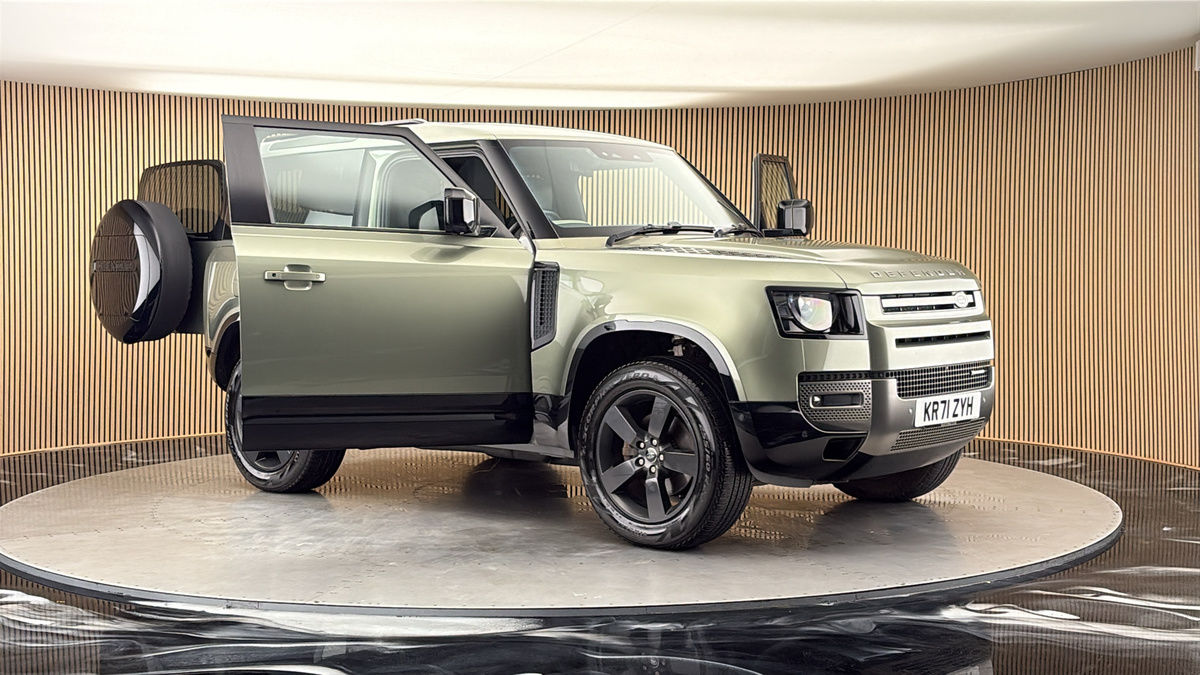 More views of Land Rover Defender 90