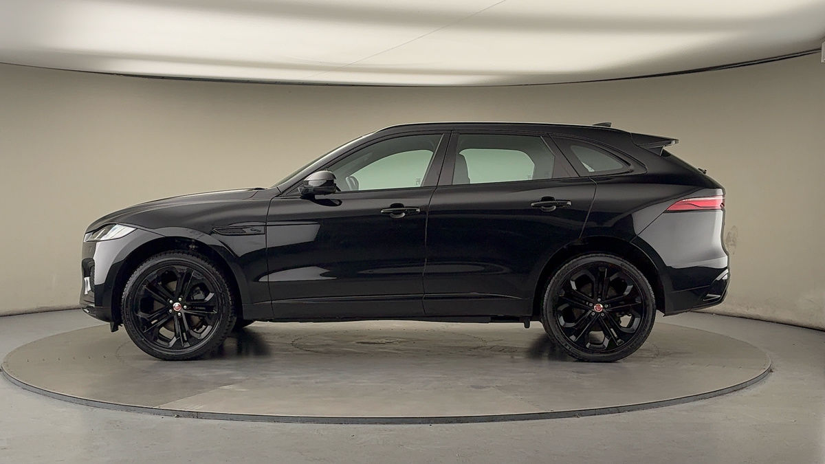 Jaguar F-PACE Image 15