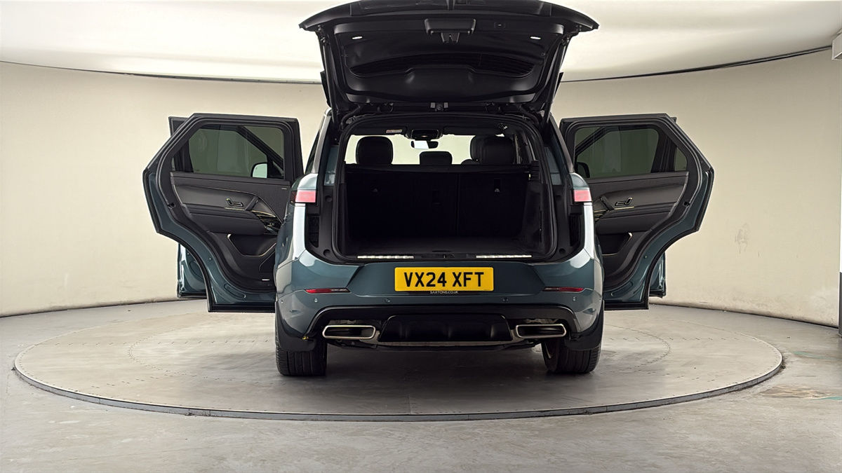More views of Land Rover Range Rover Sport