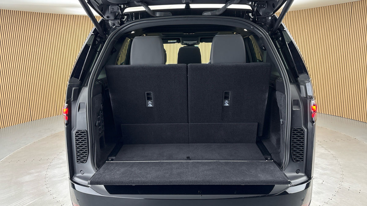 Land Rover Discovery Image 11
