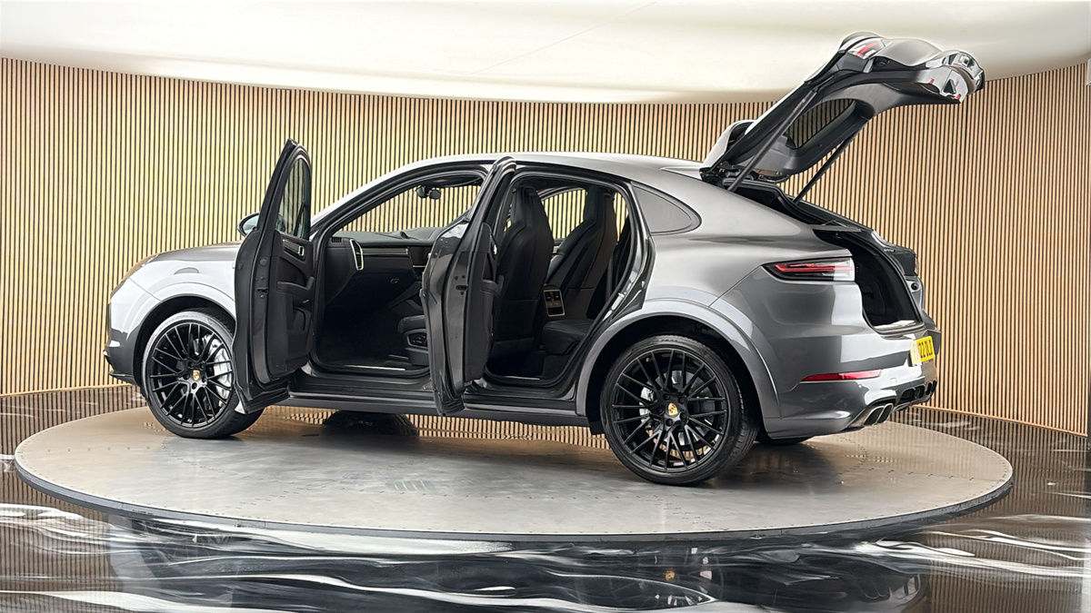 More views of Porsche Cayenne