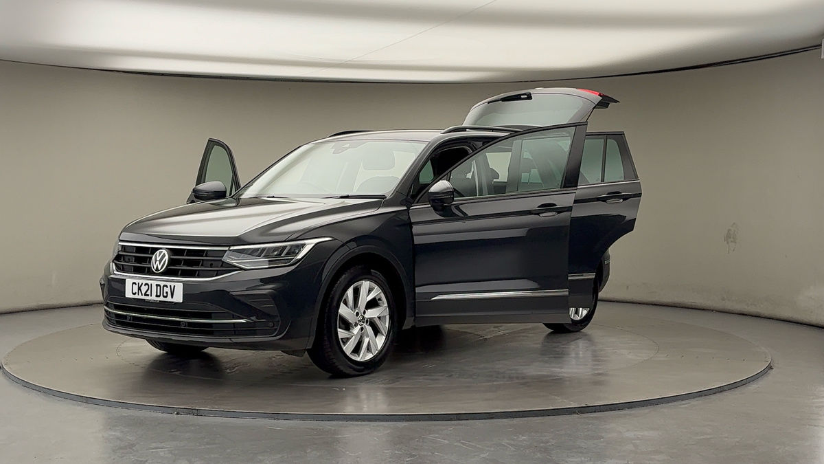 More views of Volkswagen Tiguan