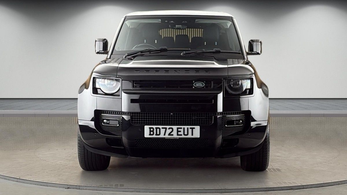 Land Rover Defender 110 Image 3