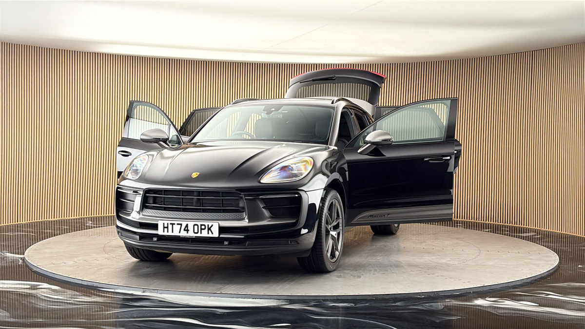 More views of Porsche Macan
