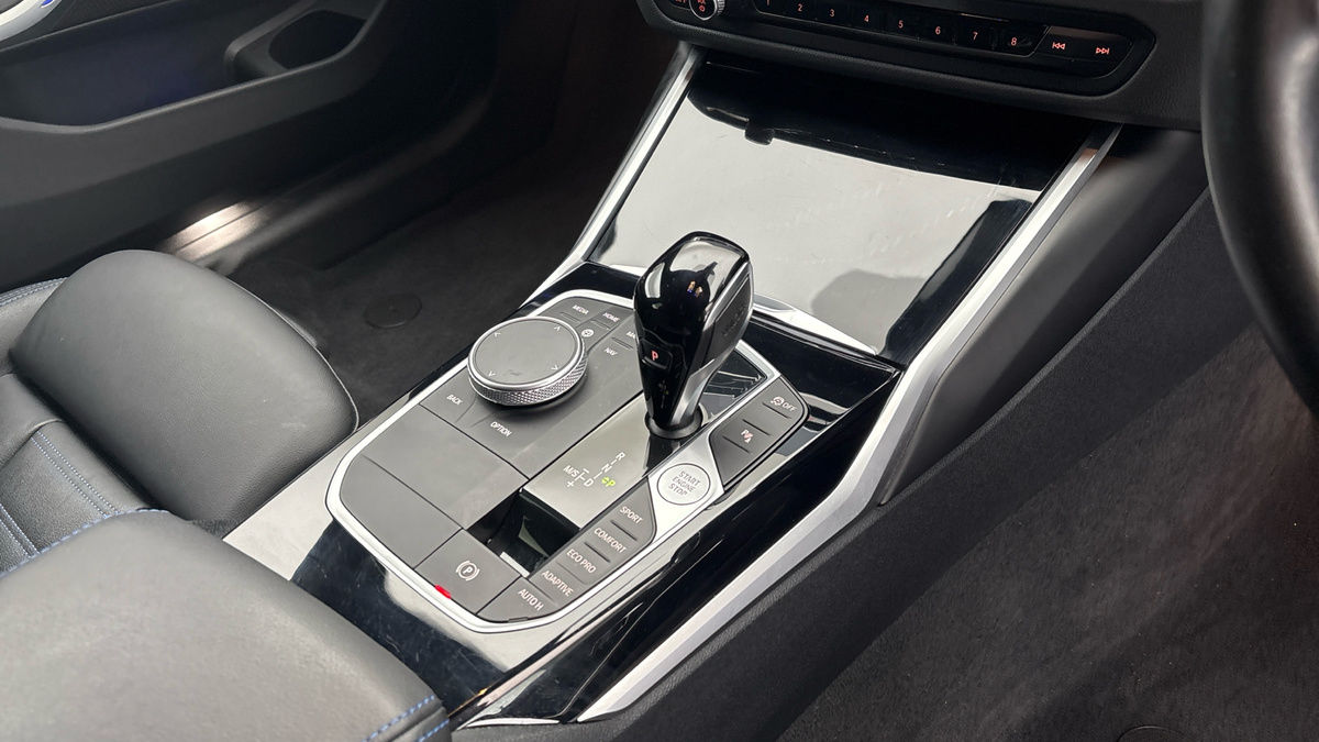 BMW 3 Series Image 18