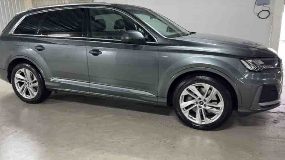 More views of Audi Q7
