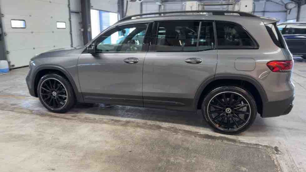 More views of Mercedes-Benz GLB