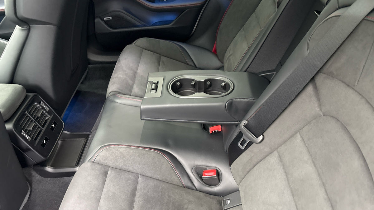 Porsche Taycan Image 9