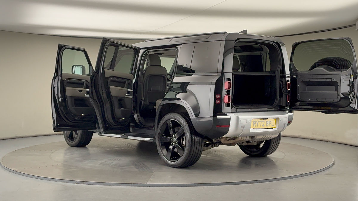 More views of Land Rover Defender 110