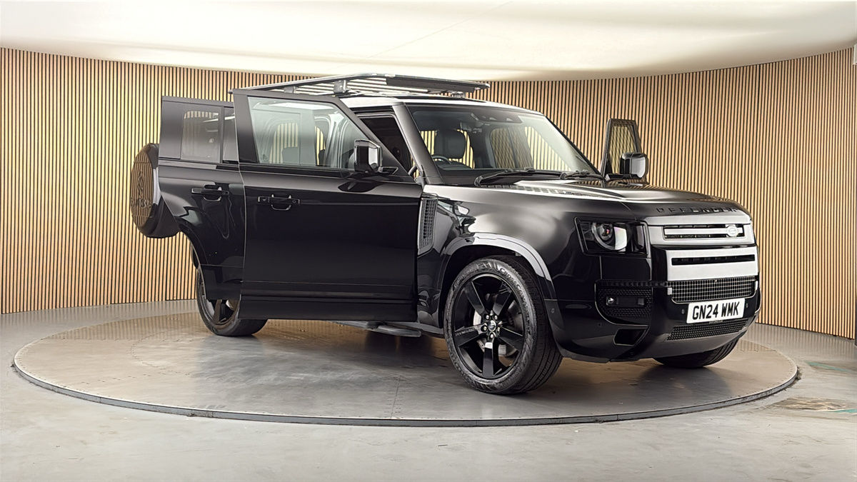 More views of Land Rover Defender 110