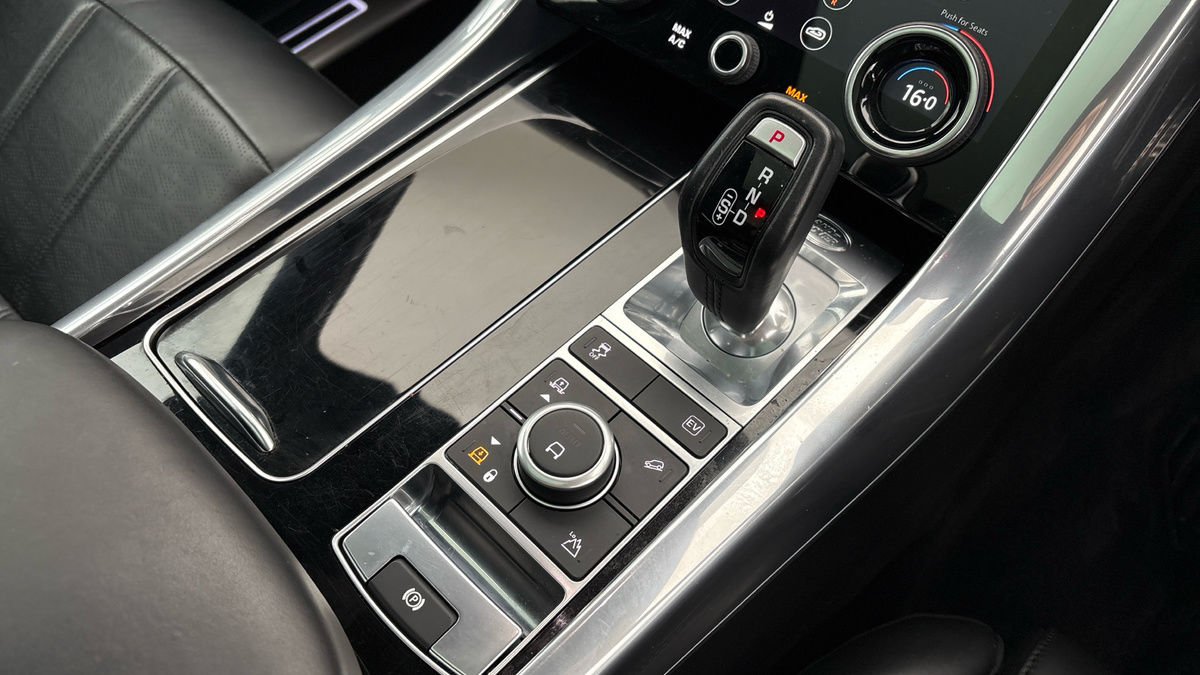 Land Rover Range Rover Sport Image 18