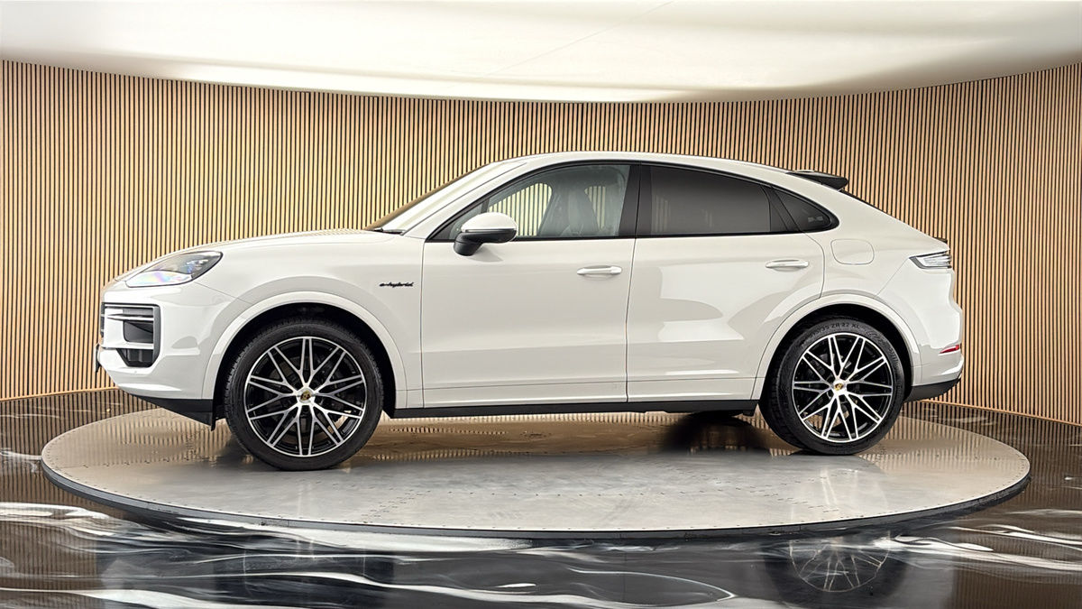 More views of Porsche Cayenne