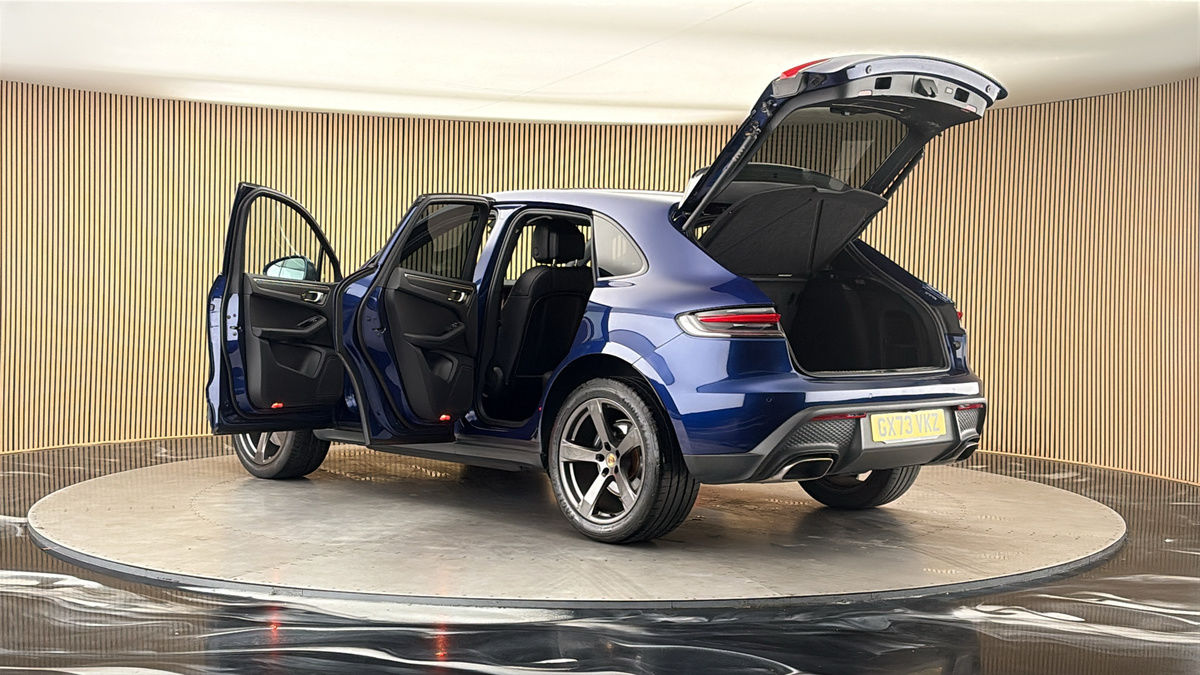 More views of Porsche Macan