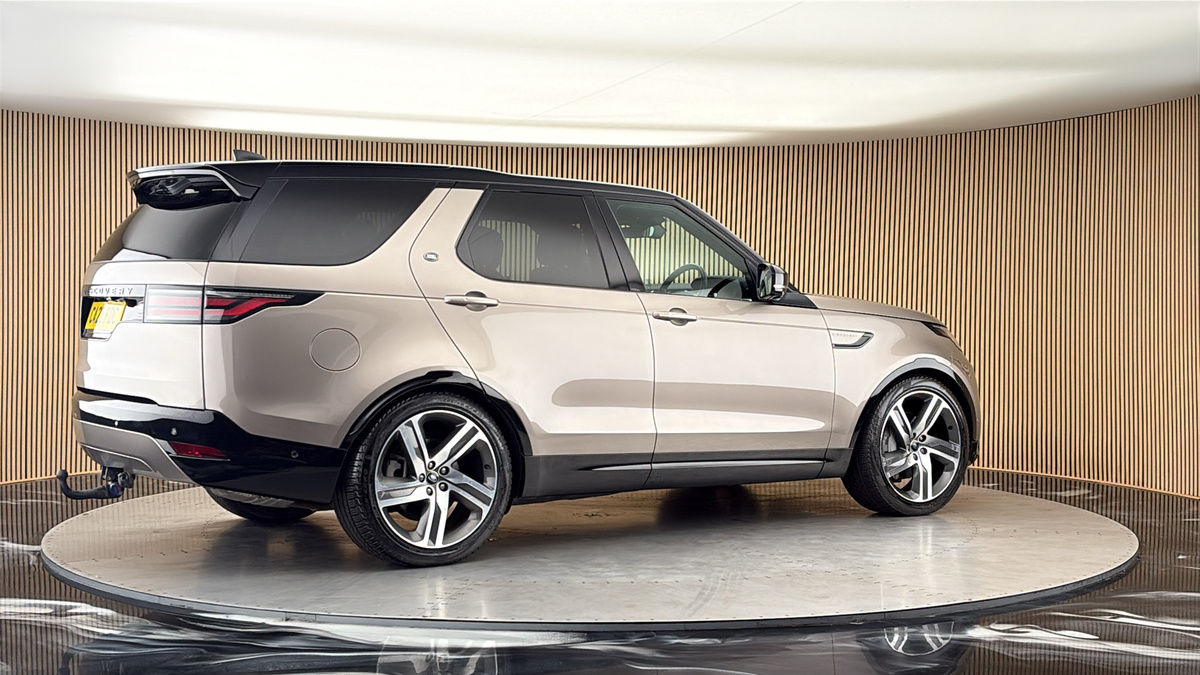 More views of Land Rover Discovery