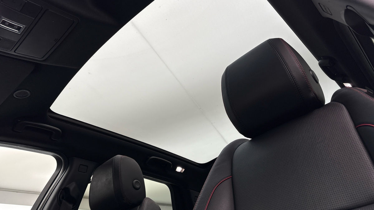 Land Rover Discovery Sport Image 6