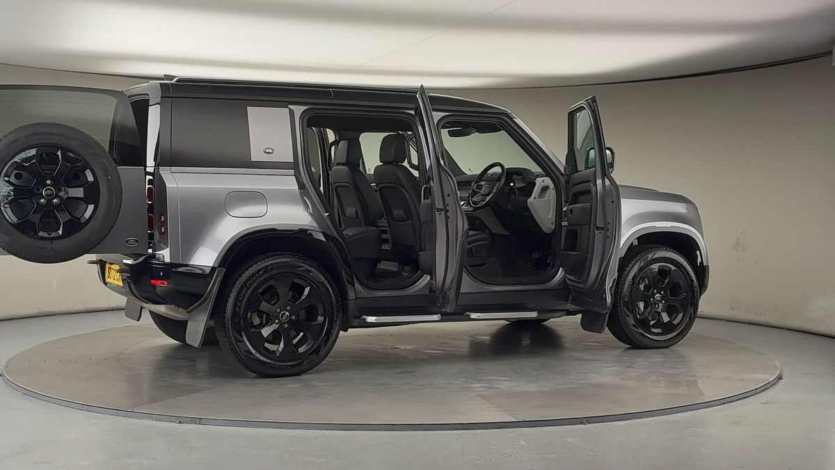 More views of Land Rover Defender 110