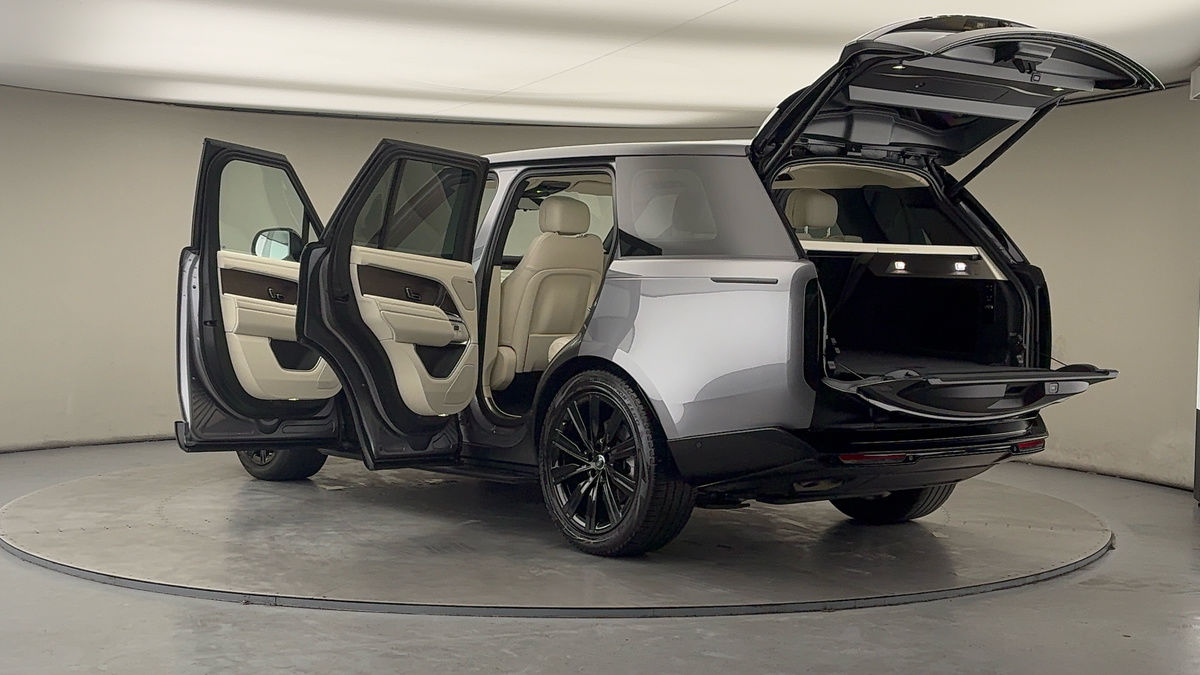 More views of Land Rover Range Rover