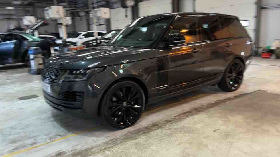 More views of Land Rover Range Rover