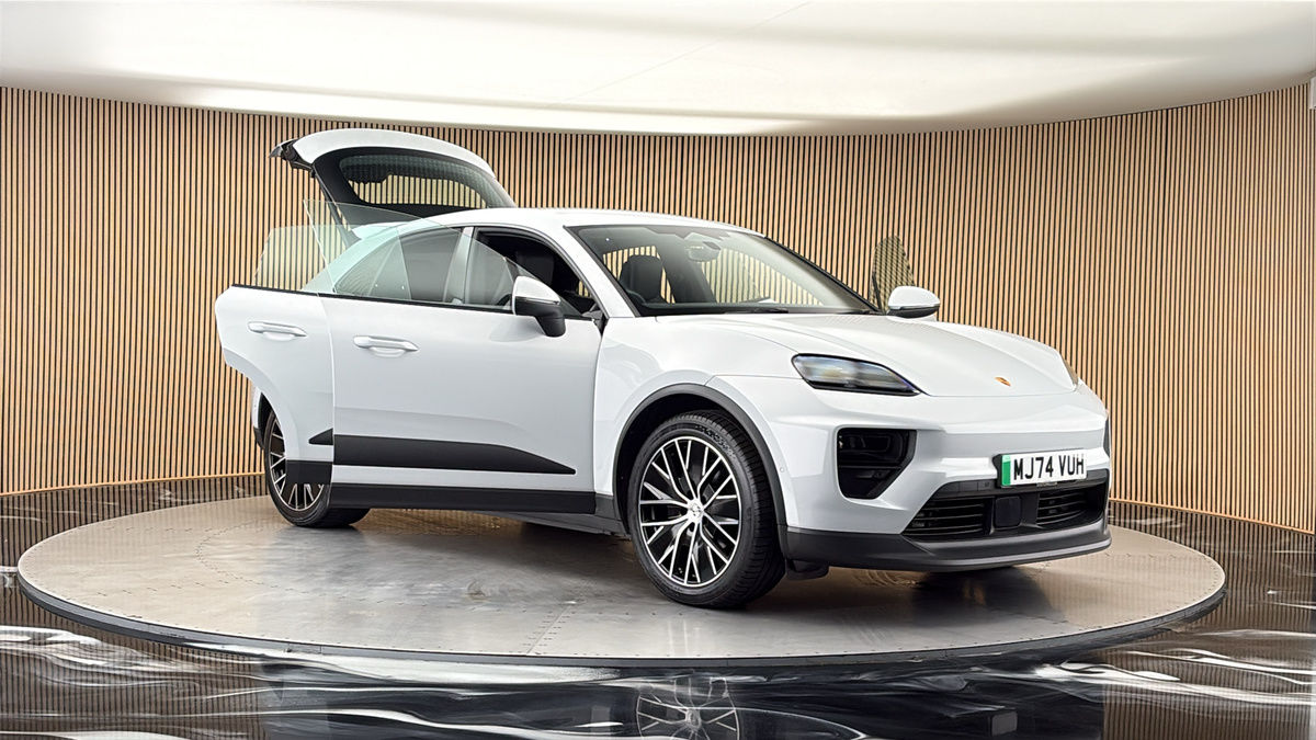 More views of Porsche Macan