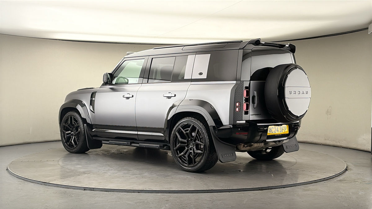 More views of Land Rover Defender 110