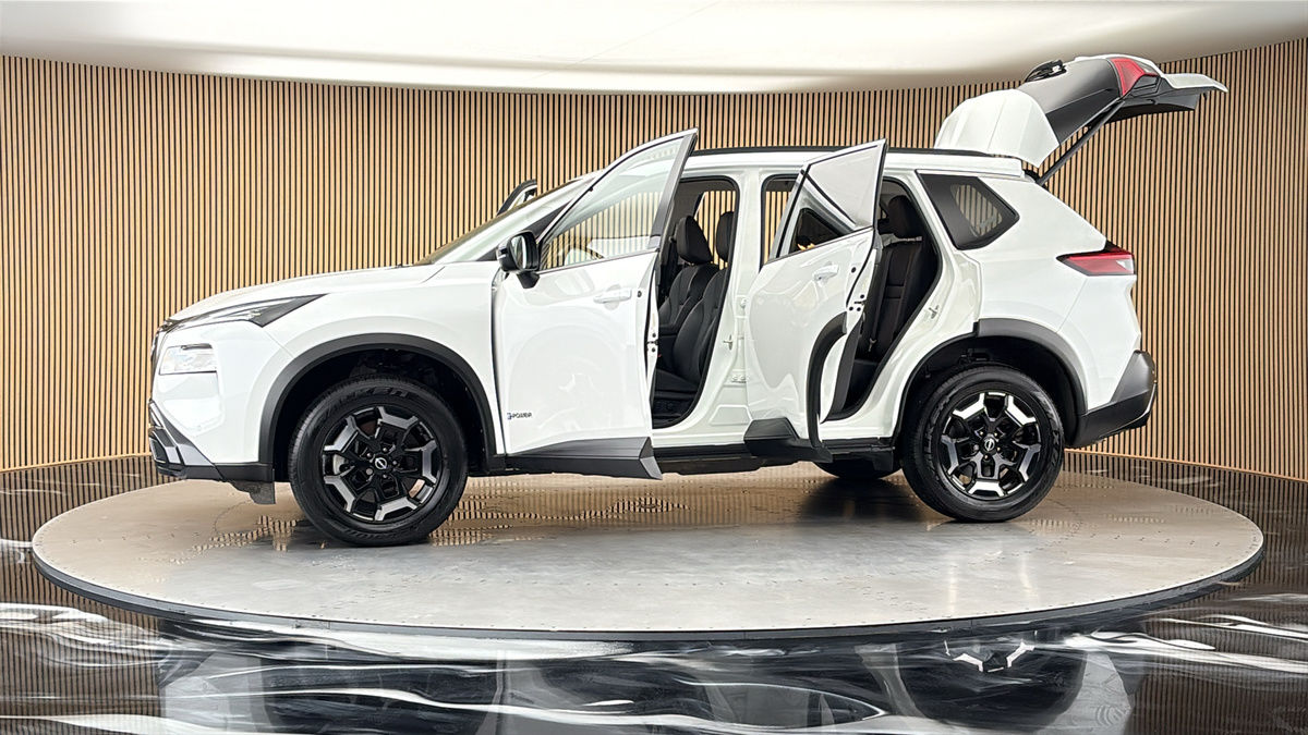 More views of Nissan X-Trail