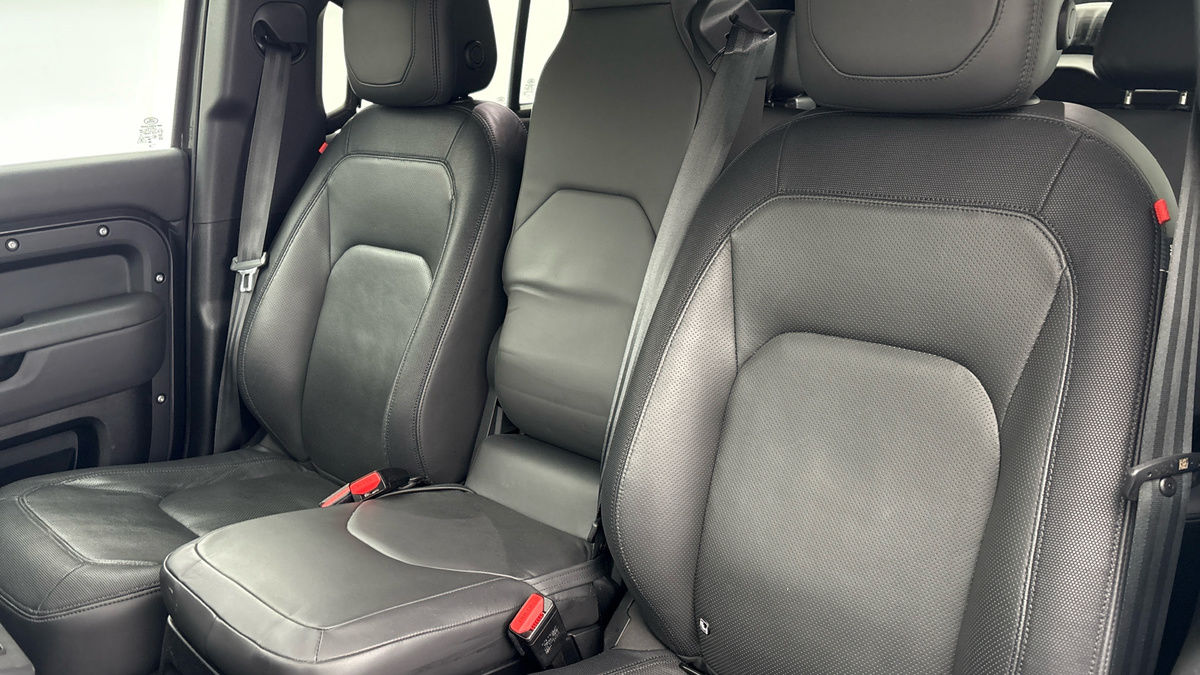 Land Rover Defender 110 Urban Image 7