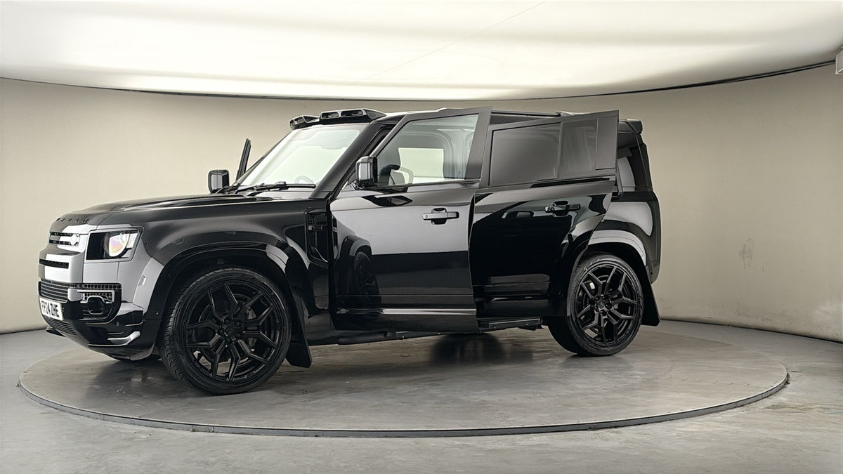 More views of Land Rover Defender 110