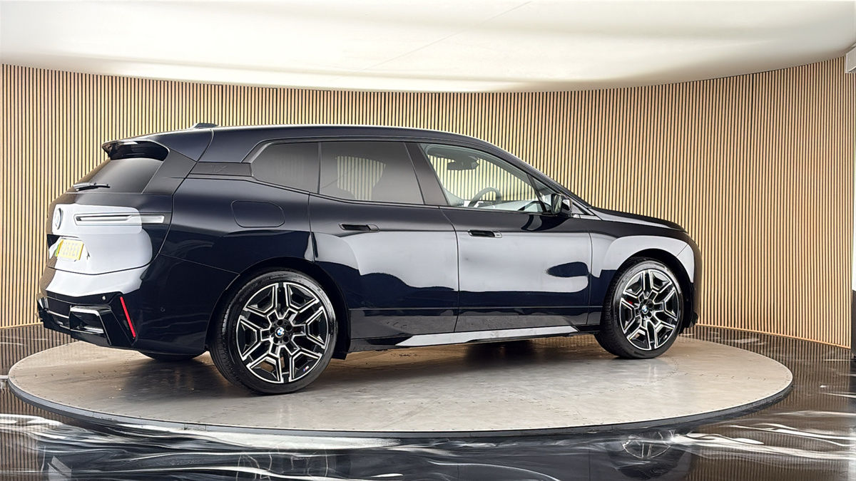 More views of BMW iX