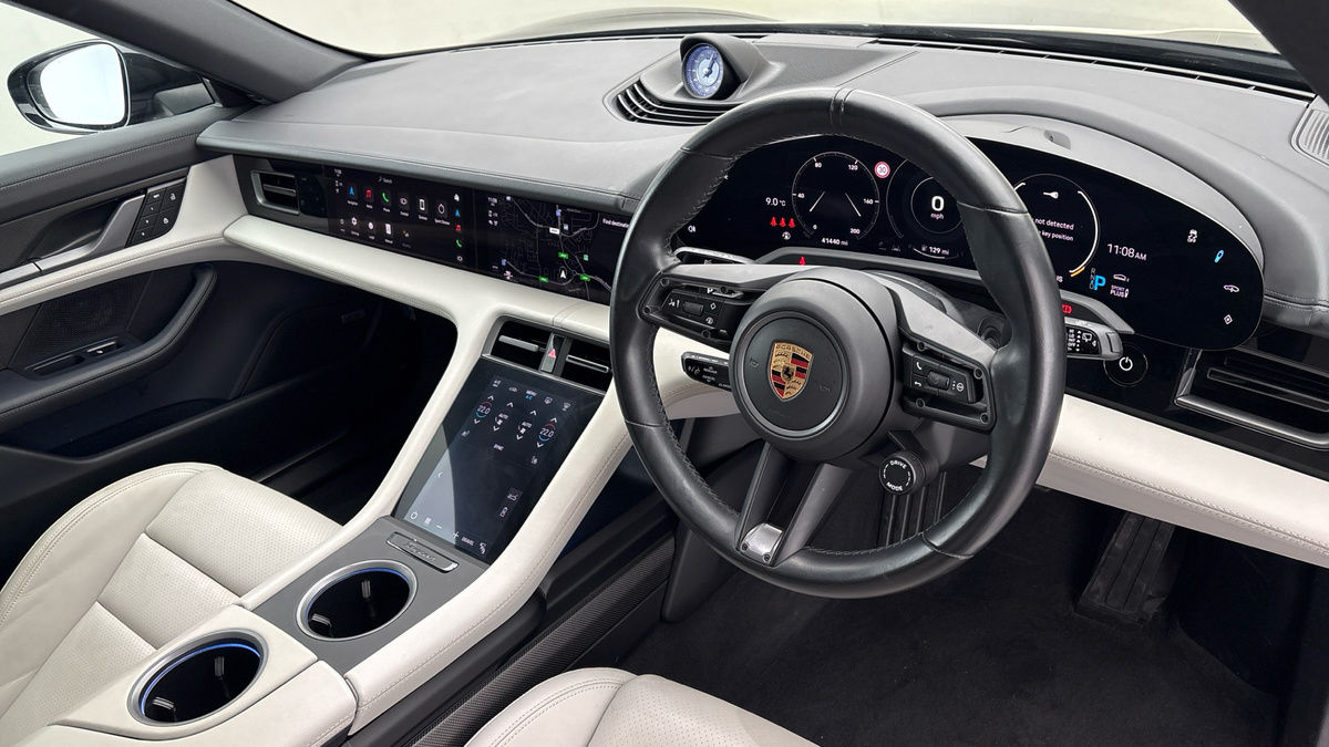 Porsche Taycan Image 5