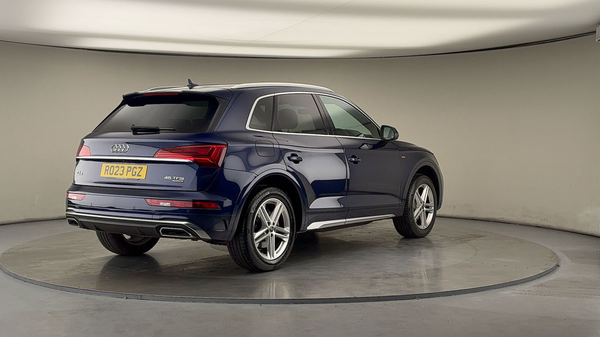 More views of Audi Q5
