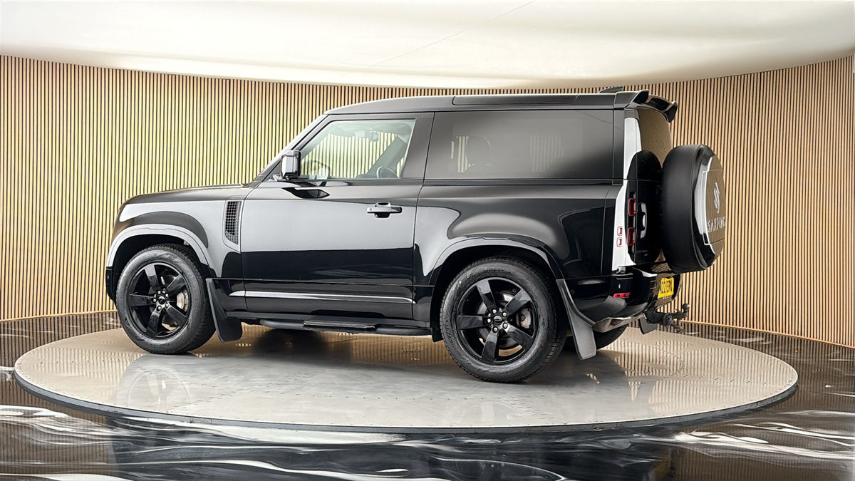 More views of Land Rover Defender 90