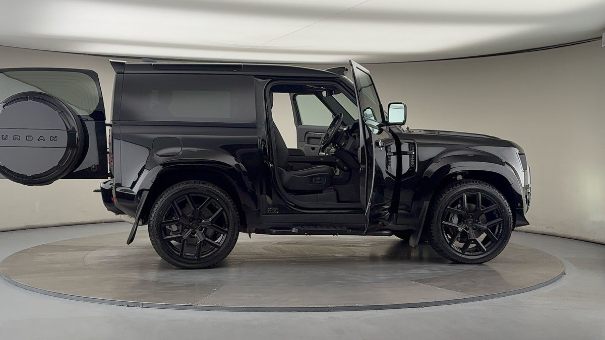 More views of Land Rover Defender 90
