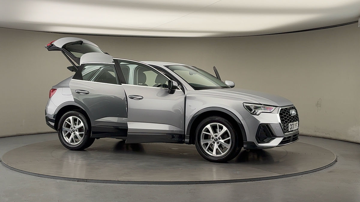 More views of Audi Q3