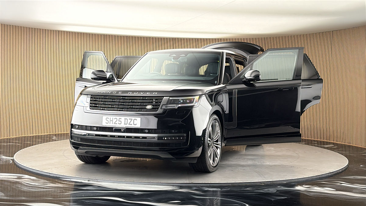 More views of Land Rover Range Rover