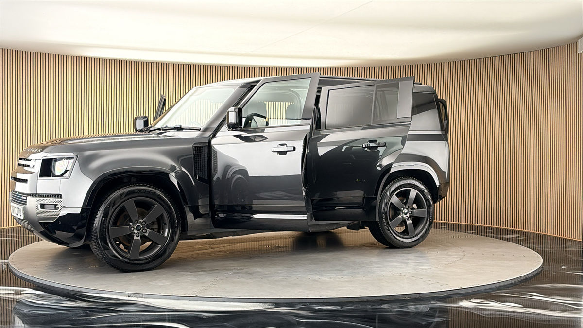 More views of Land Rover Defender 110