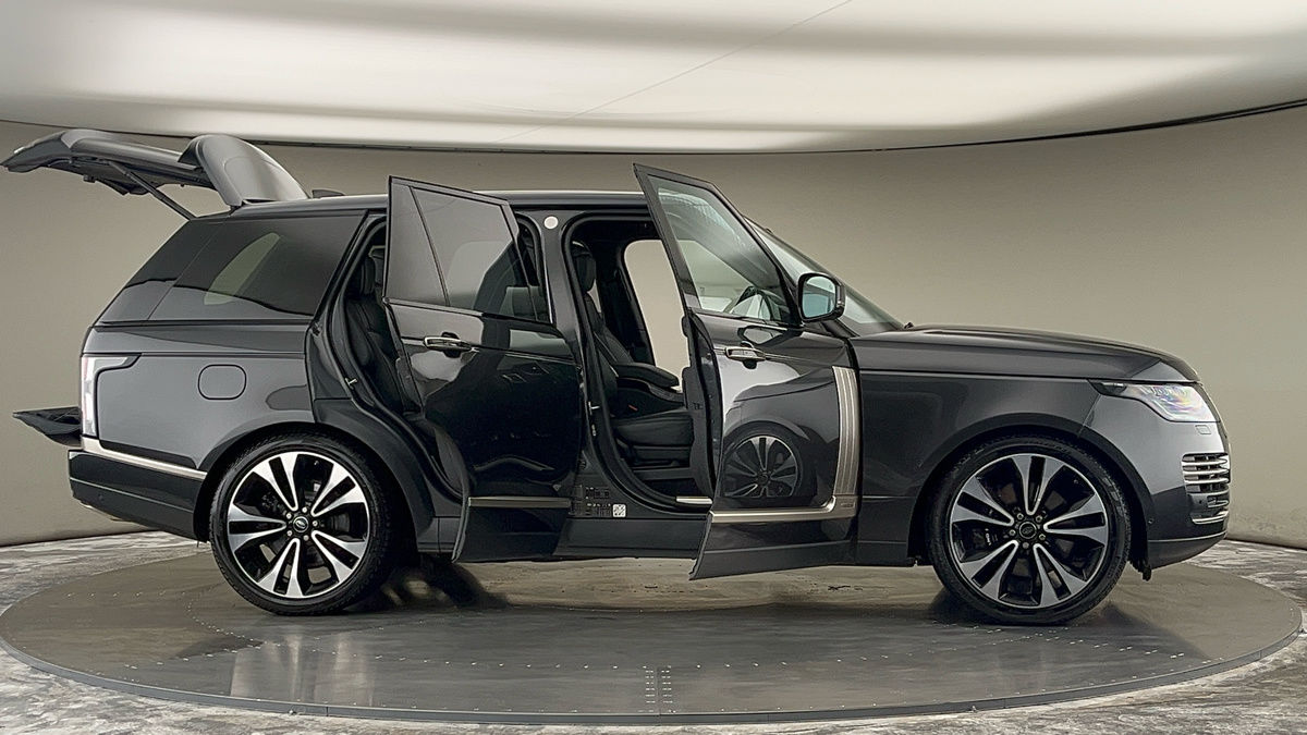 More views of Land Rover Range Rover