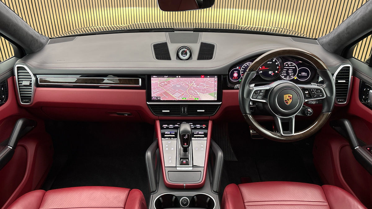 Porsche Cayenne Image 12