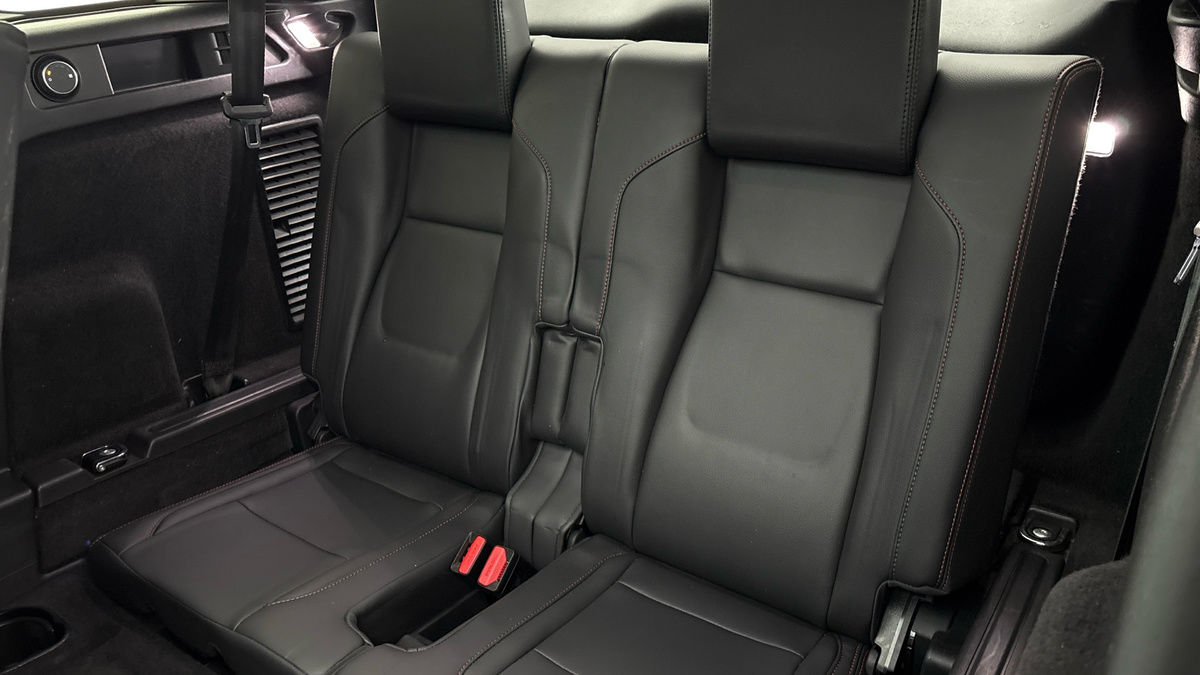 Land Rover Discovery Sport Image 32