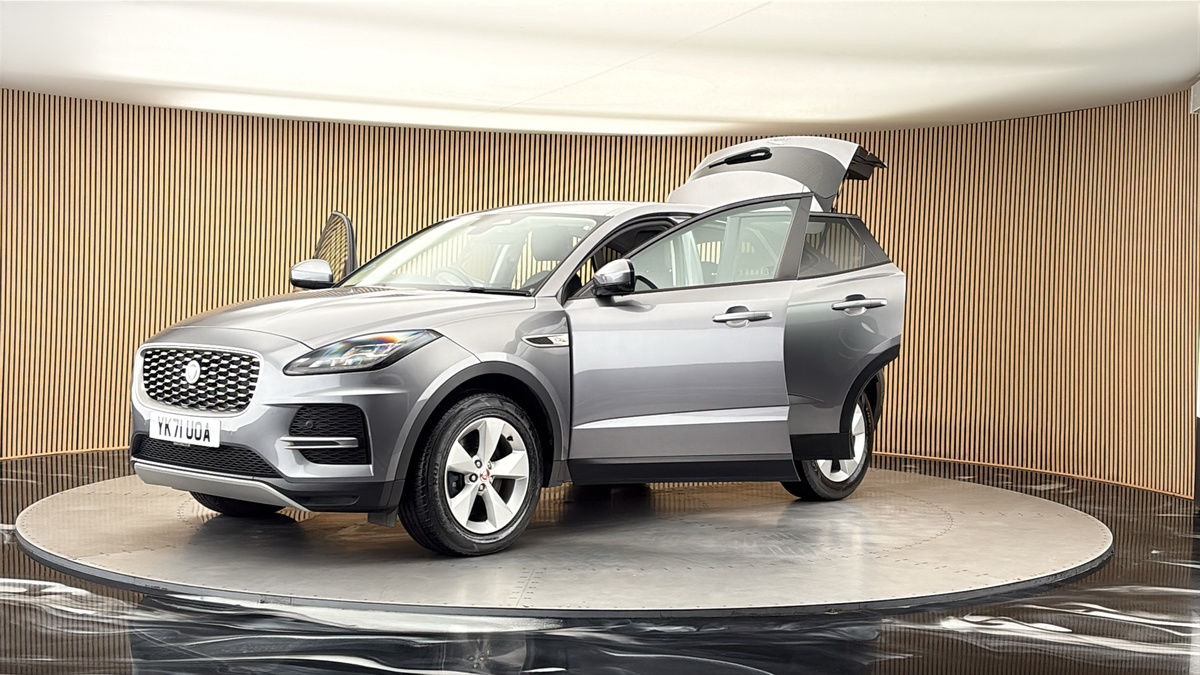 Jaguar E-PACE Image 22