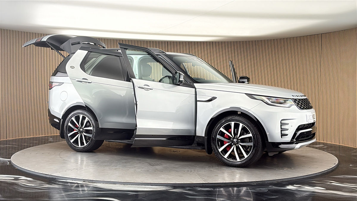 More views of Land Rover Discovery