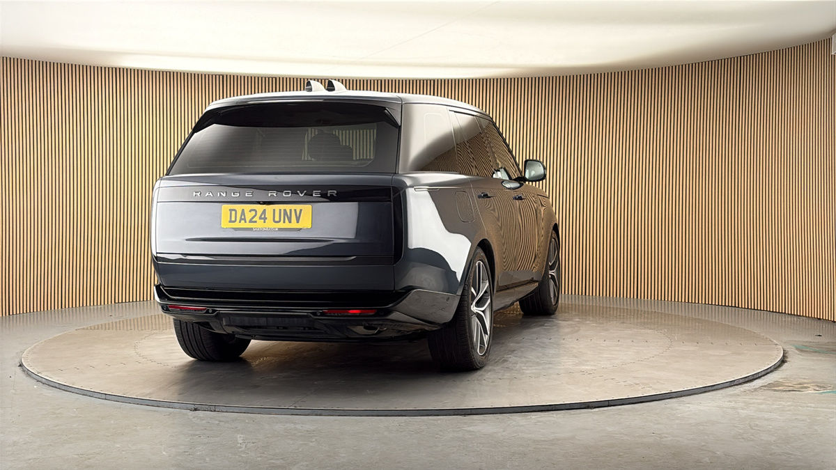 More views of Land Rover Range Rover