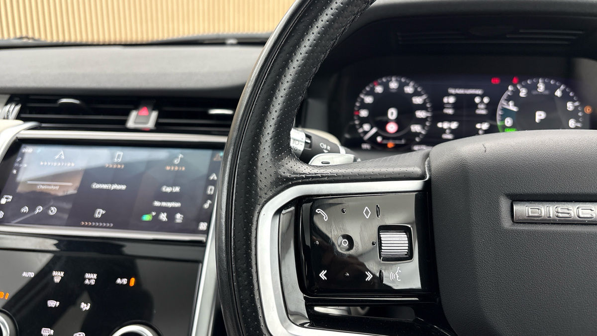 Land Rover Discovery Sport Image 13